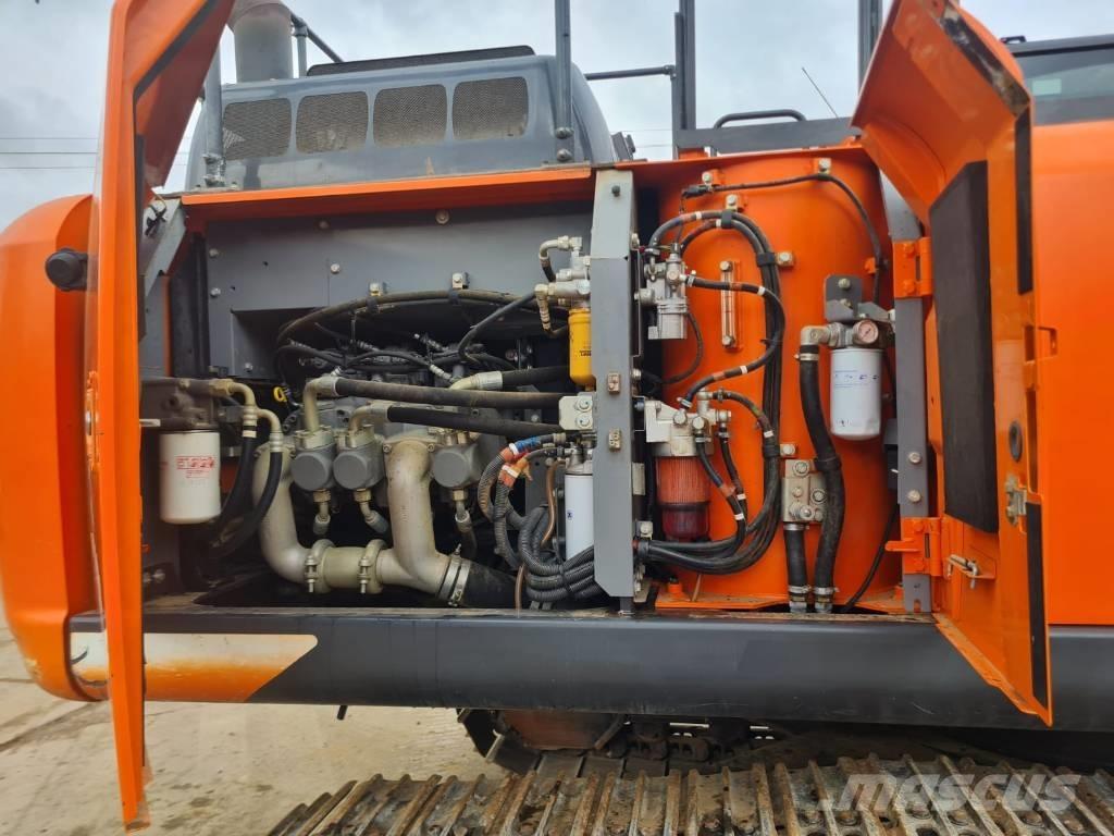 Hitachi ZX 210 LC-6 Kāpurķēžu ekskavatori