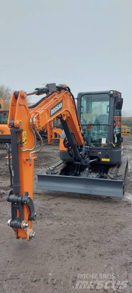 Doosan DX 50 Z Kāpurķēžu ekskavatori