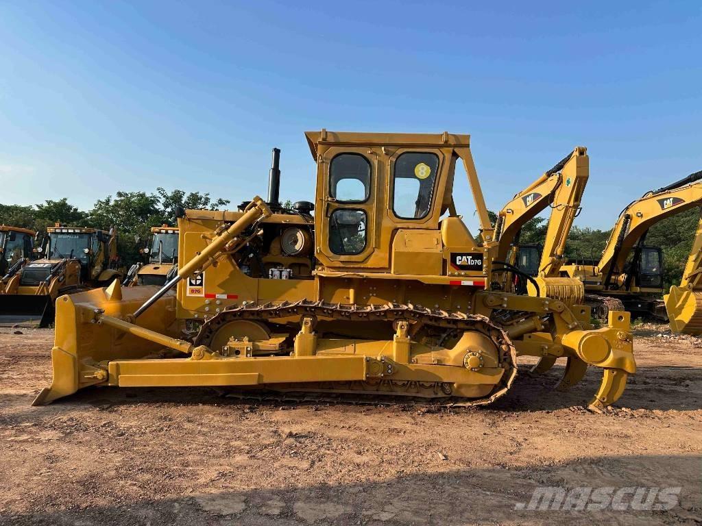 CAT D7G Kāpurķēžu buldozeri