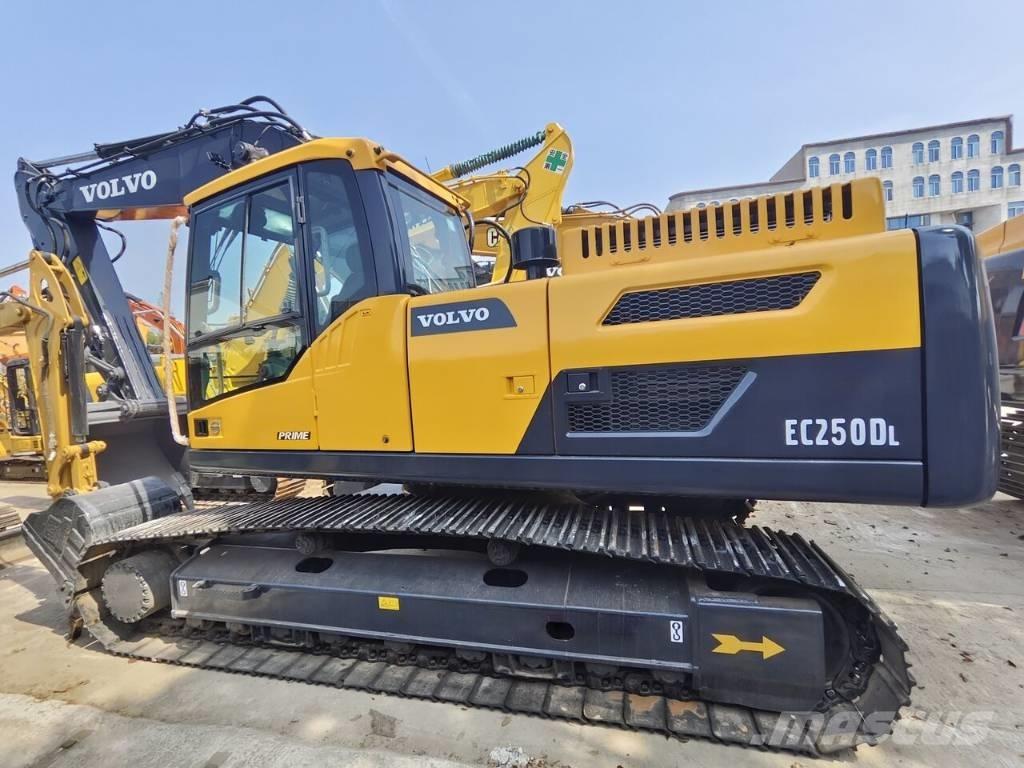 Volvo EC 250 D Kāpurķēžu ekskavatori