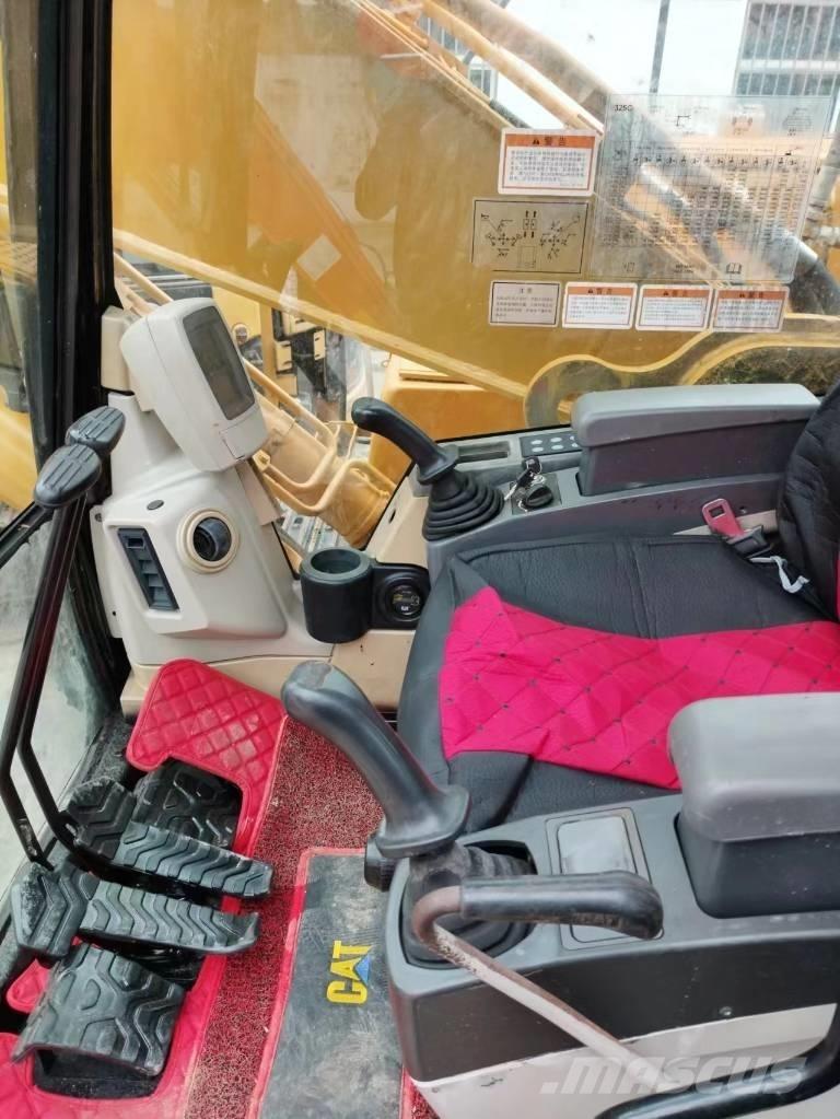 CAT 325 C Kāpurķēžu ekskavatori