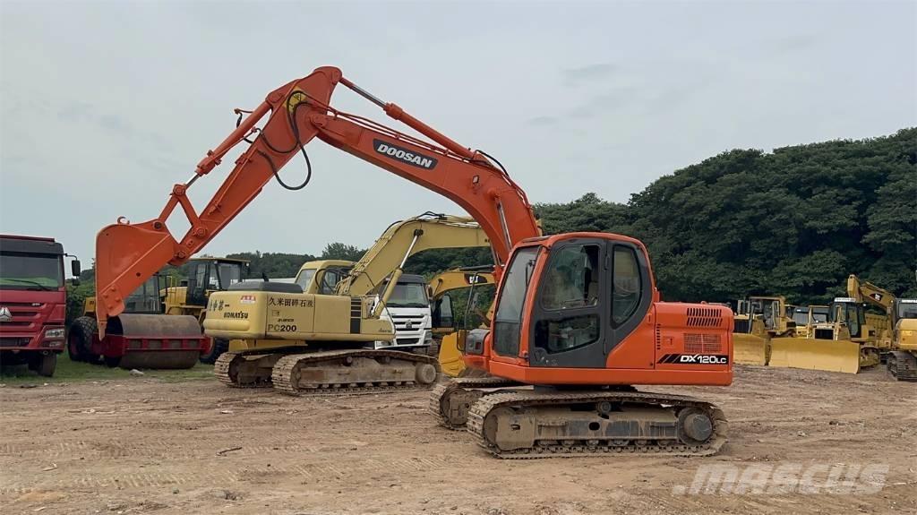 Doosan DX 120 Kāpurķēžu ekskavatori