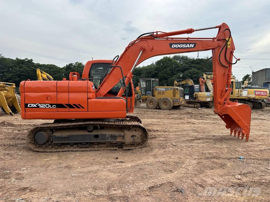 Doosan DX 120 Kāpurķēžu ekskavatori