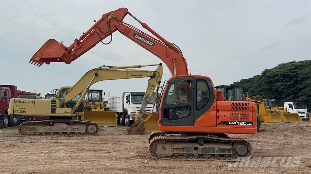 Doosan DX 120 Kāpurķēžu ekskavatori