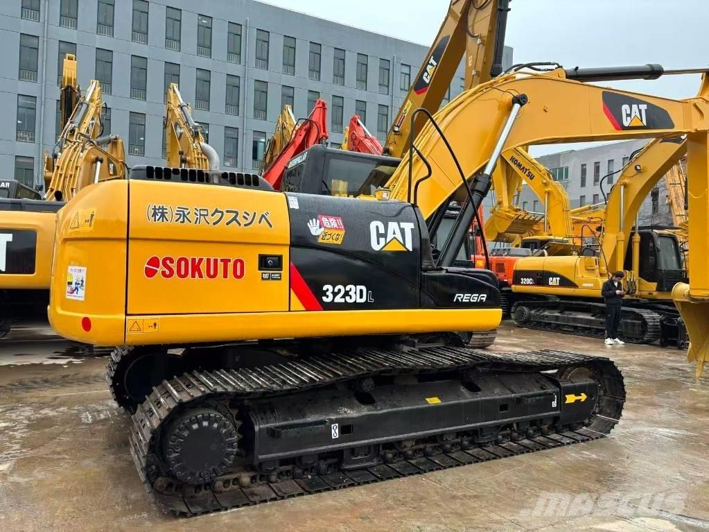 CAT 323 D Kāpurķēžu ekskavatori