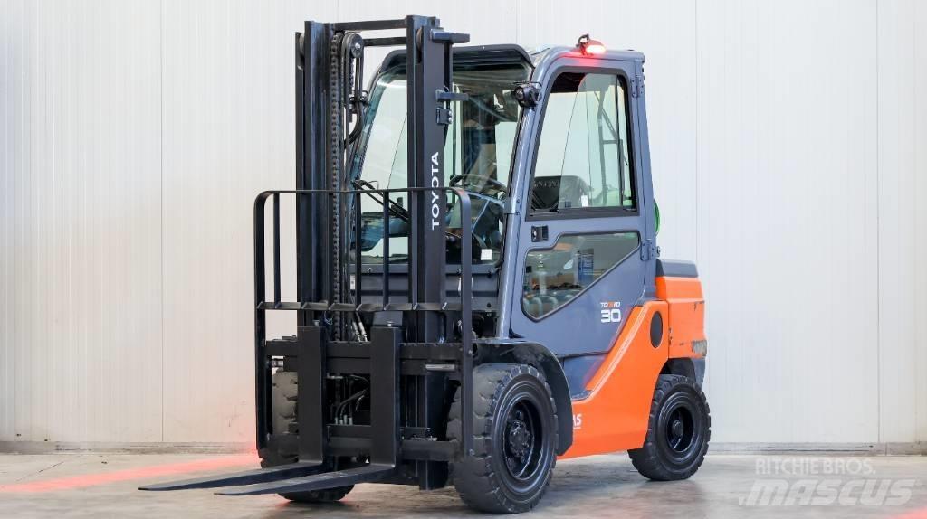 Toyota 02-8 FGF 30 LPG tehnika