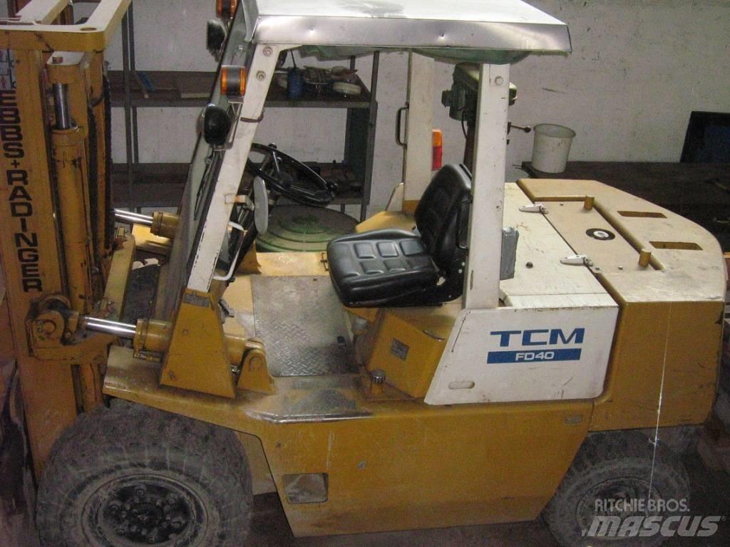TCM FD40 Tehnika ar dīzeļa dzinēju