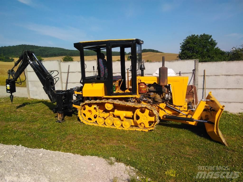  Bulgar T54 Riteņu buldozeri