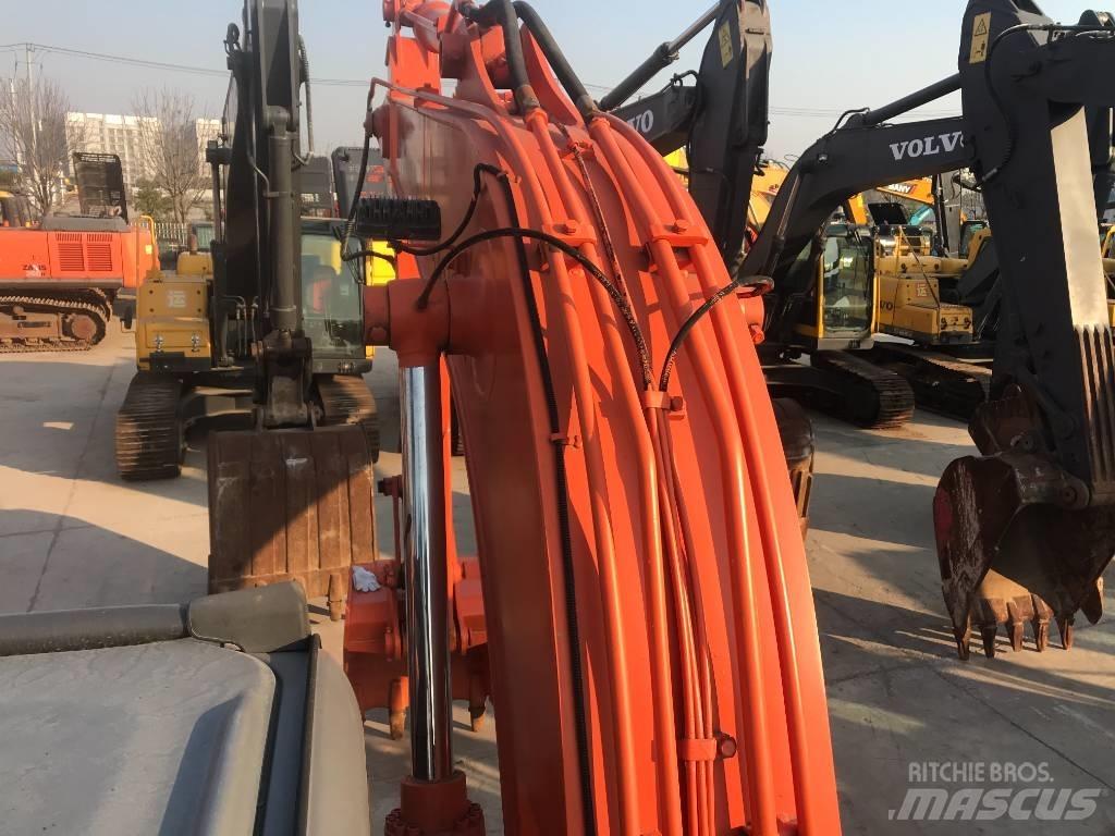 Hitachi ZX 130 Kāpurķēžu ekskavatori