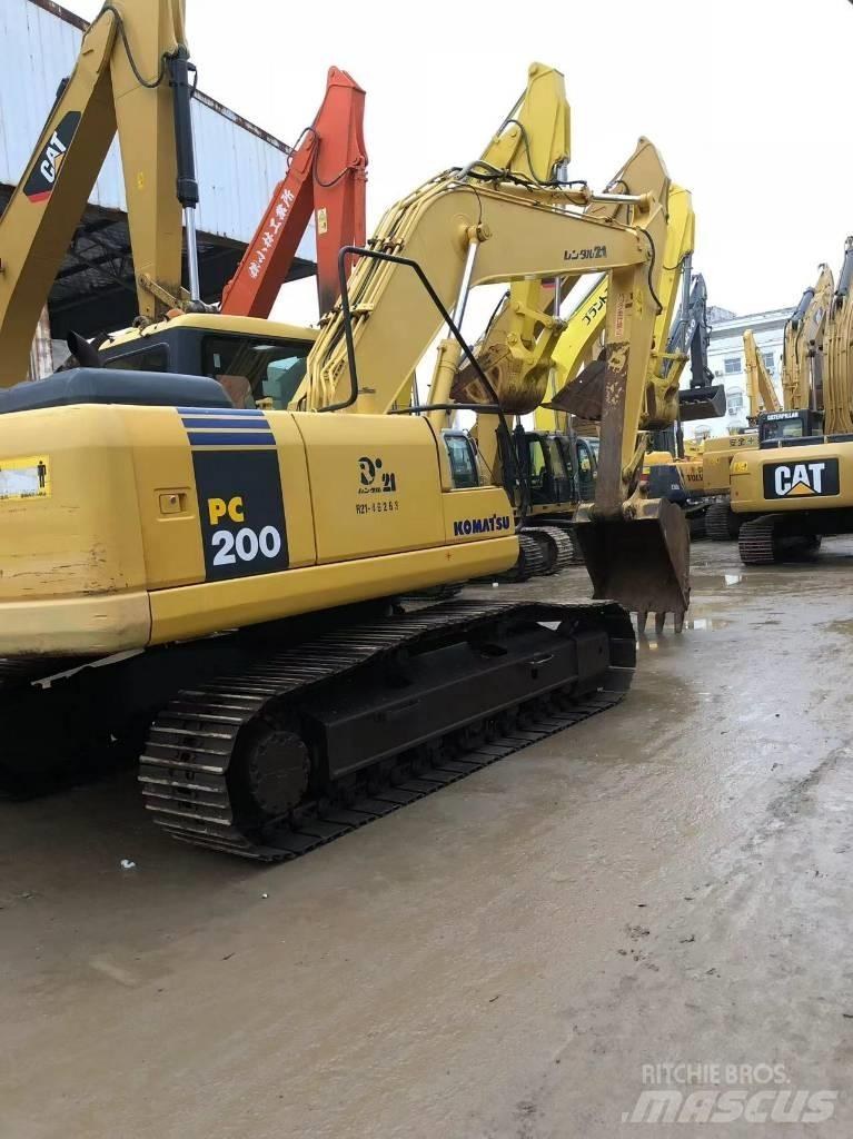 Komatsu 200-7 Kāpurķēžu ekskavatori
