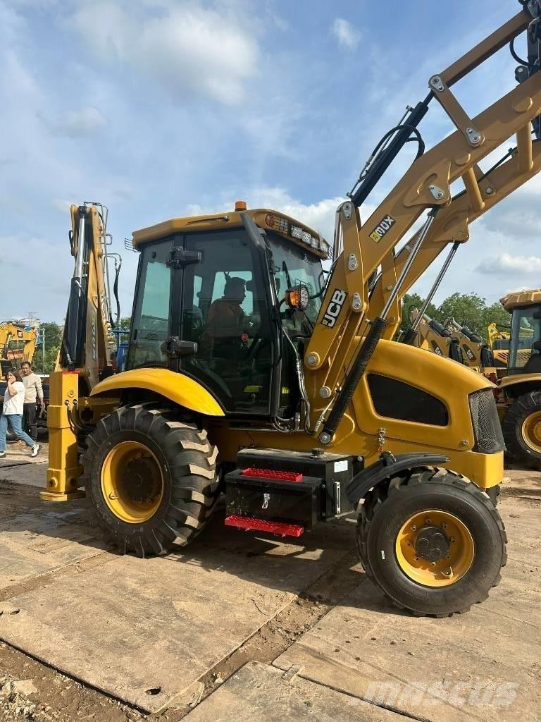 JCB 3 CX Ekskavatori-iekrāvēji