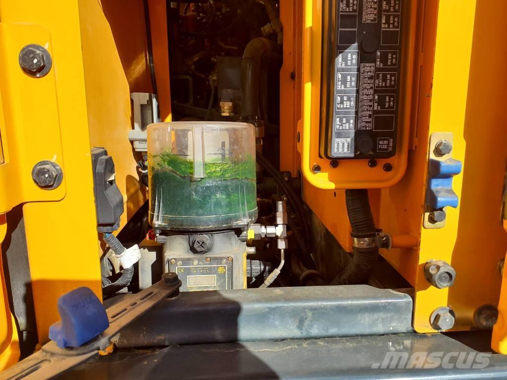 Hyundai HX260NL Kāpurķēžu ekskavatori