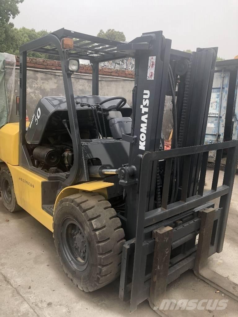 Komatsu 5 Ton Tehnika ar dīzeļa dzinēju