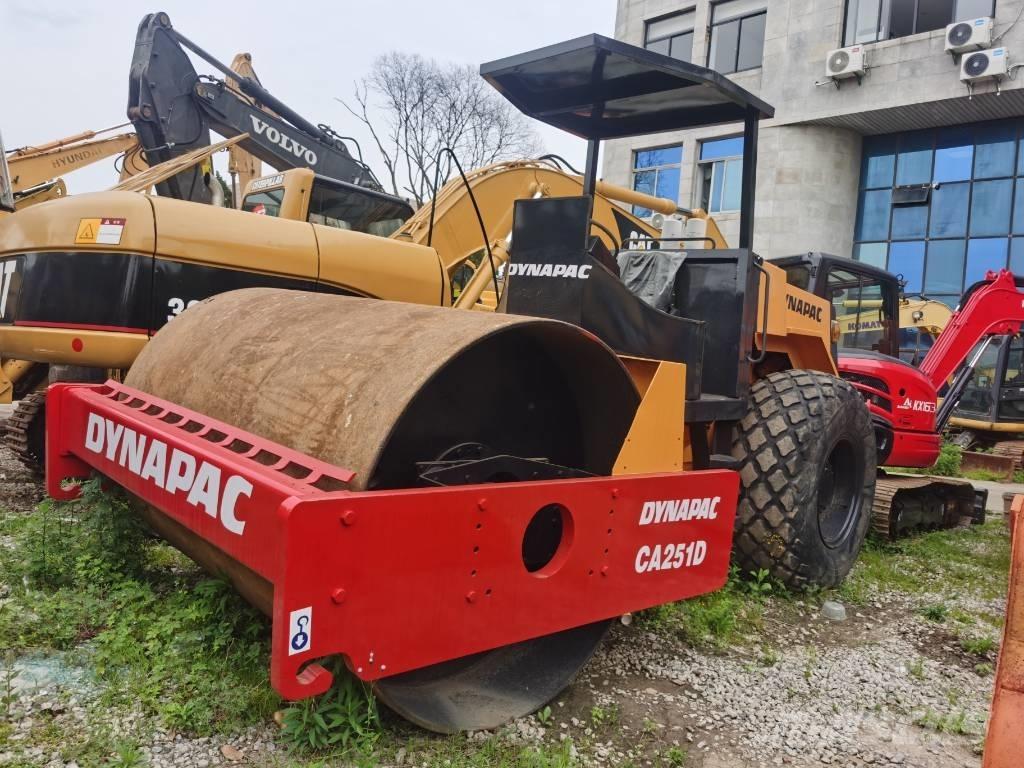 Dynapac CA 251 D Vienvalča grunts veltņi