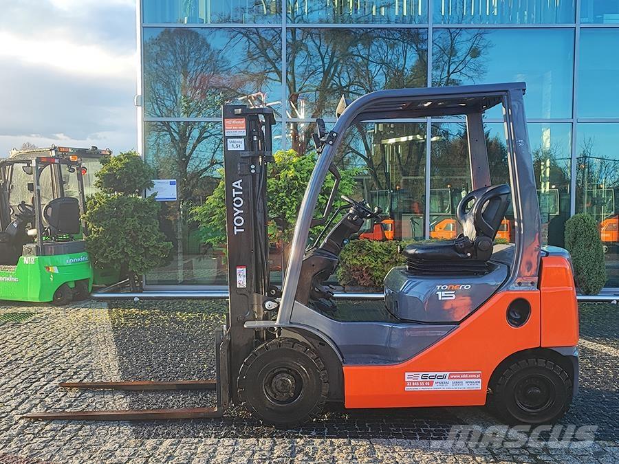 Toyota 02-8FDF15 Tehnika ar dīzeļa dzinēju