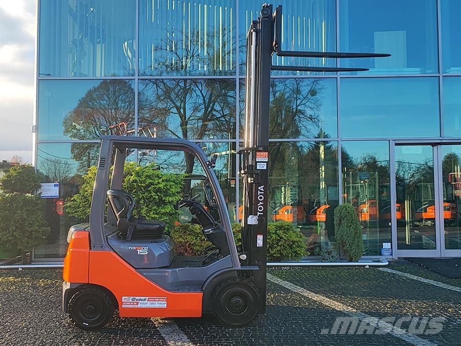 Toyota 02-8FDF15 Tehnika ar dīzeļa dzinēju