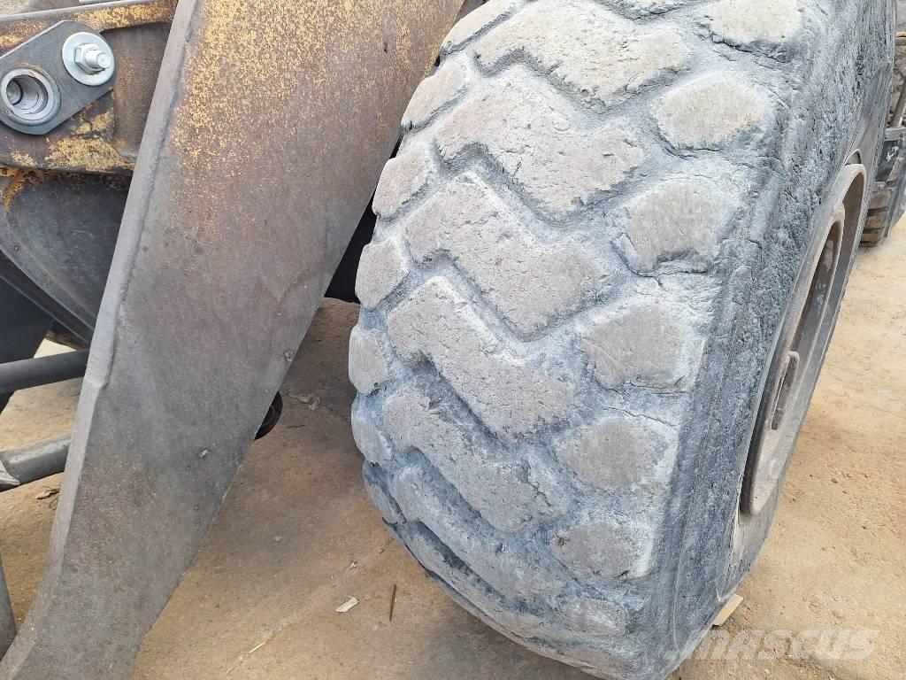 CAT 980 C Iekrāvēji uz riteņiem