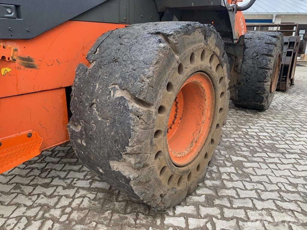 Hitachi ZW 310 Iekrāvēji uz riteņiem