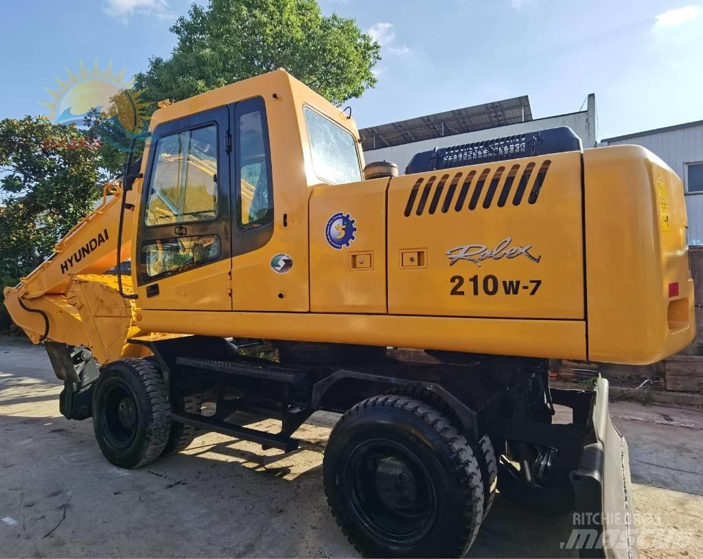 Hyundai R210W-7 Ekskavatori uz riteņiem