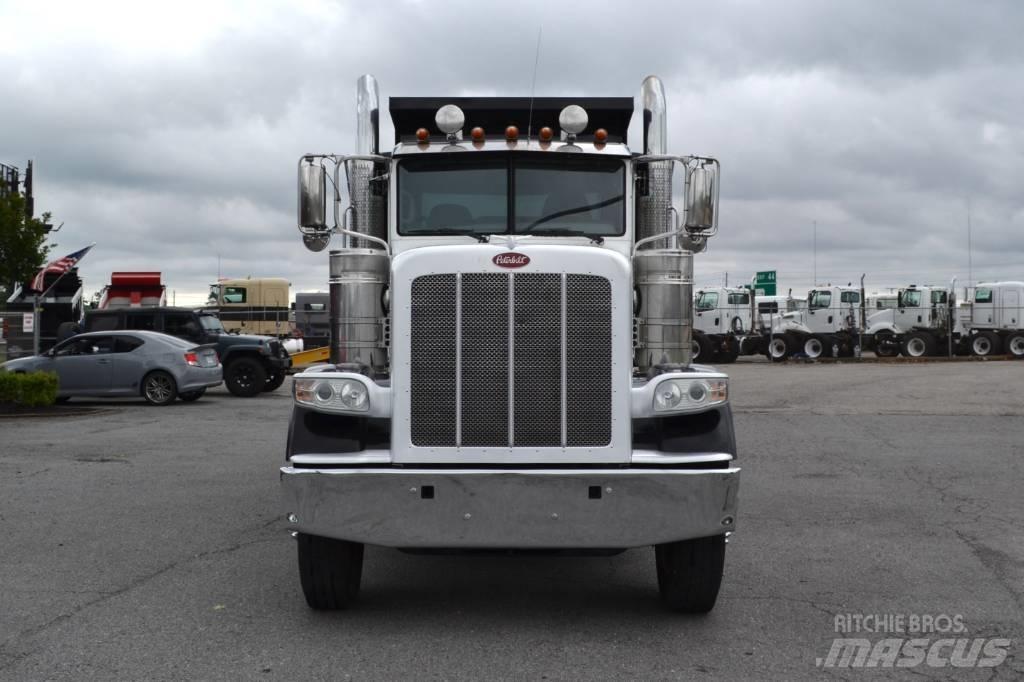 Peterbilt 389 Pašizgāzējs