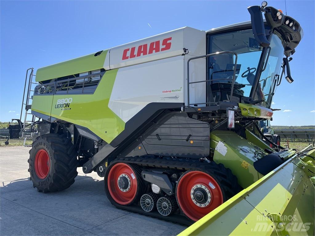 CLAAS Lexion 8800TT Ražas novākšanas kombaini