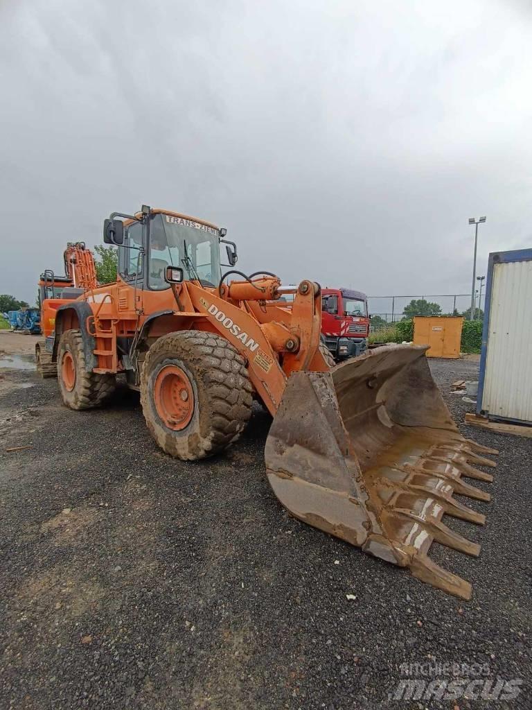 Doosan DL 350 Iekrāvēji uz riteņiem