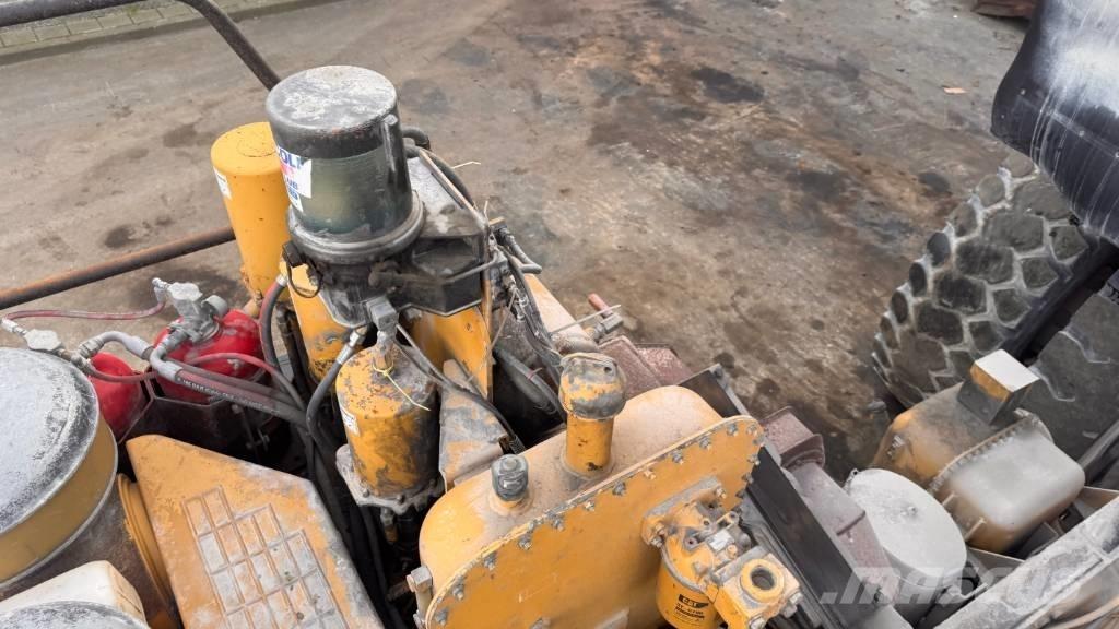 CAT 775 D Karjeras kravas automašīnas