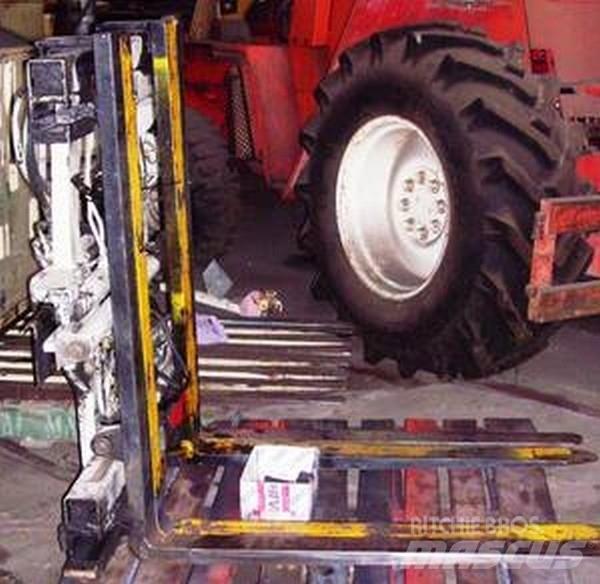  Twin pallet handler Rati palešu pārvadāšanai