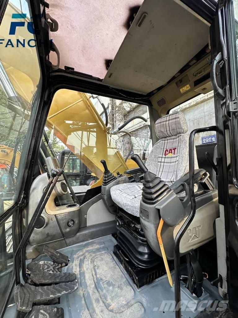 CAT 320 D Kāpurķēžu ekskavatori