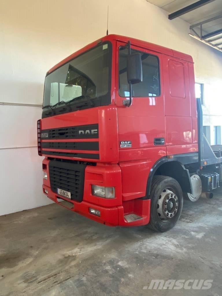 DAF XF 95.380 Platformas/izkraušana no sāniem