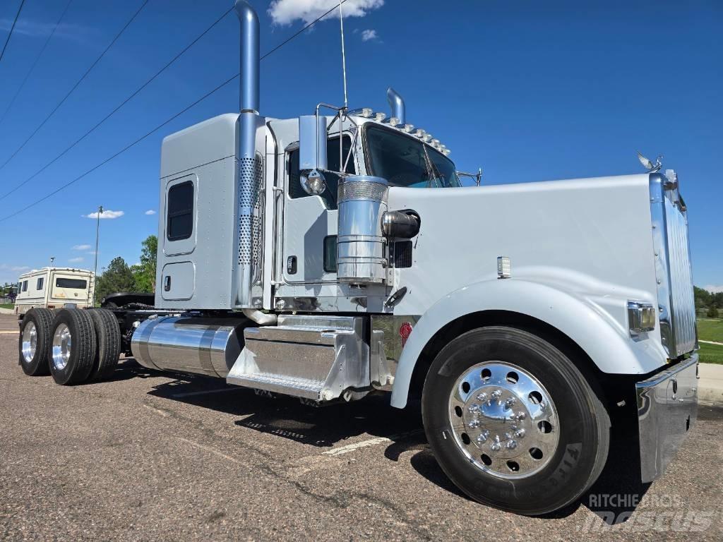 Kenworth W 900 Vilcēji