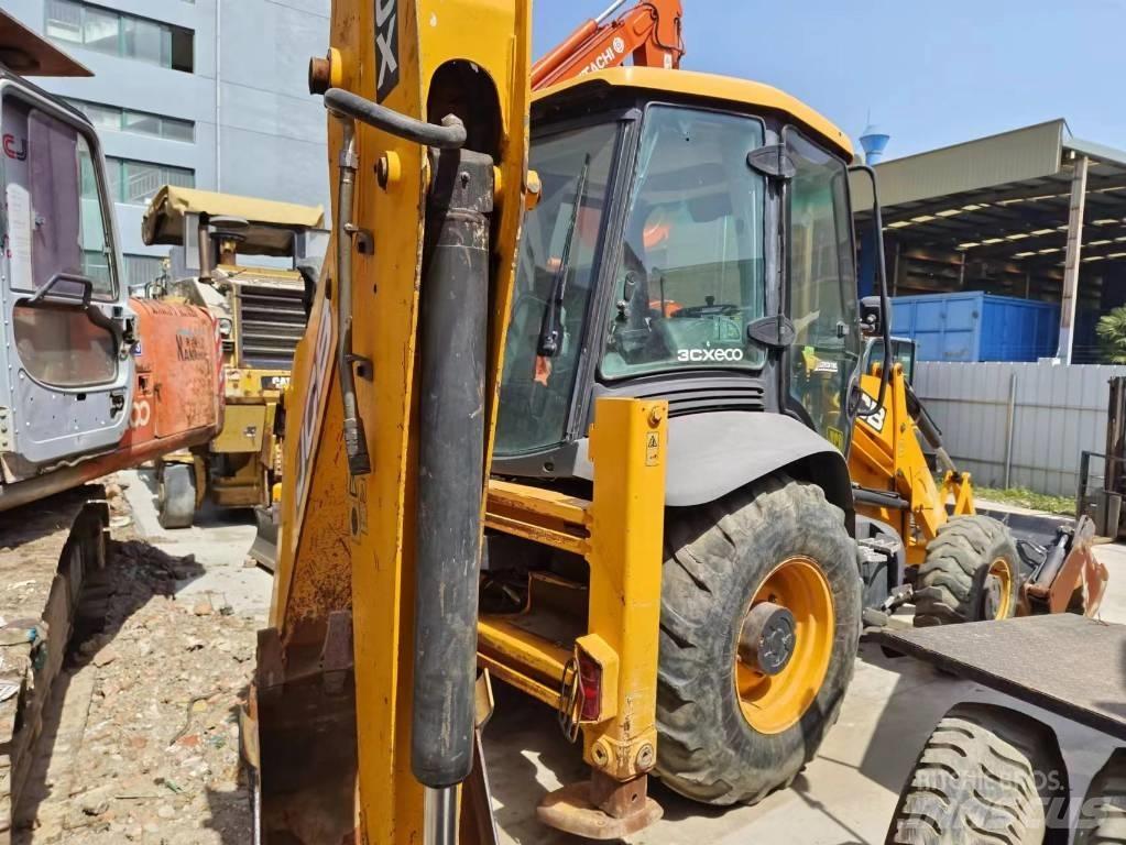 JCB 3 CX Ekskavatori-iekrāvēji