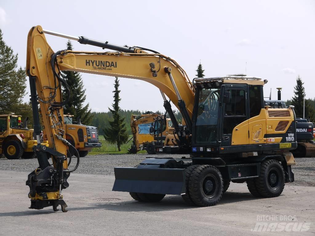 Hyundai HW 180 Ekskavatori uz riteņiem