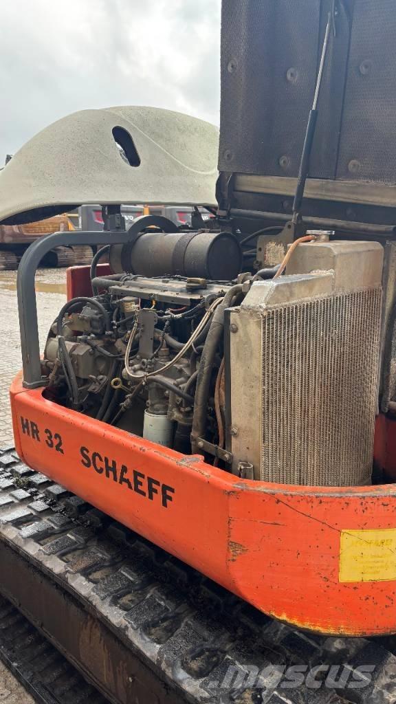 Schaeff HR 32 Vidēja lieluma ekskavatori 7 t - 12 t