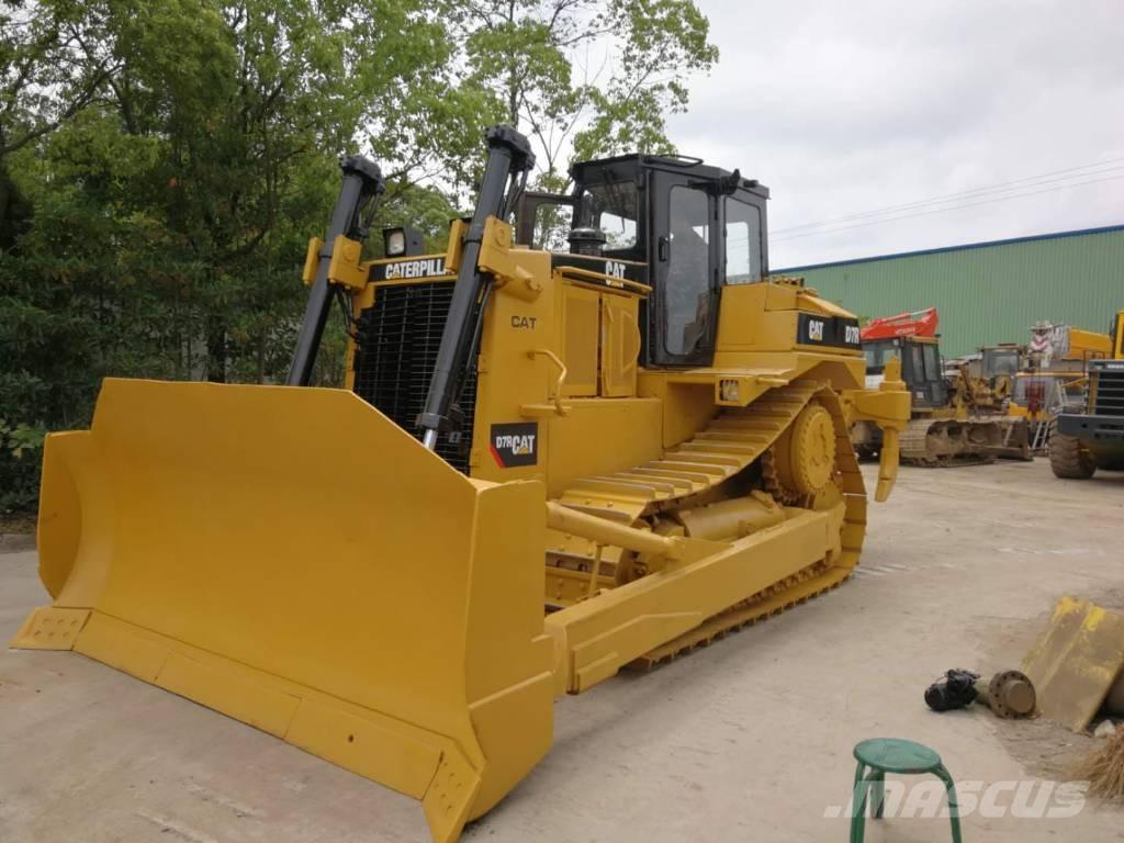 CAT D7R Kāpurķēžu buldozeri