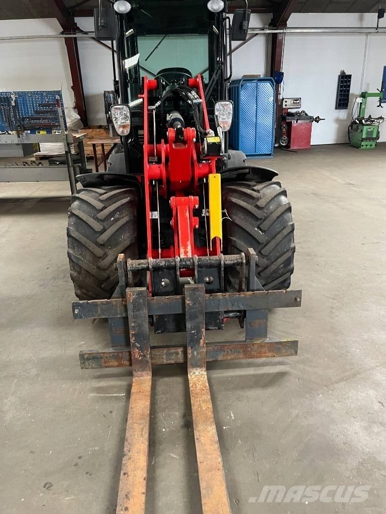Manitou MLA 5-50 H Mini iekrāvēji