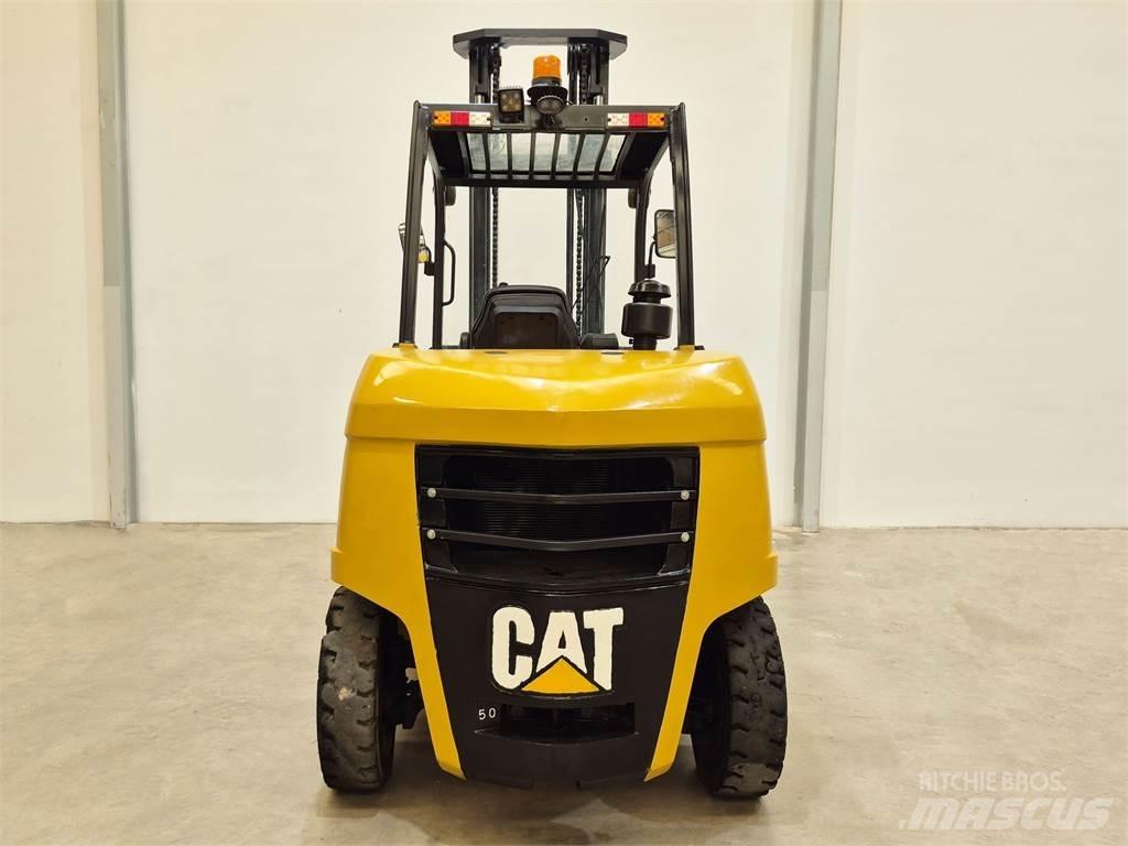 CAT DP50NB Tehnika ar dīzeļa dzinēju