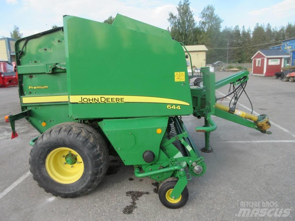 John Deere 644 Rituļu preses