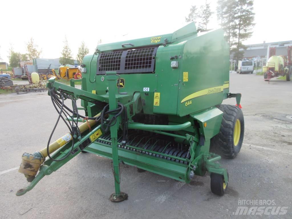 John Deere 644 Rituļu preses