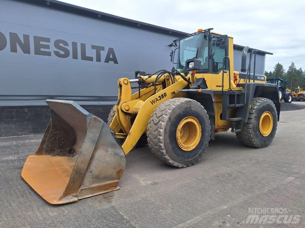 Komatsu WA 380-3A Iekrāvēji uz riteņiem