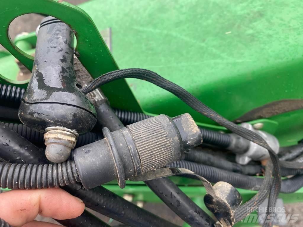 John Deere 730 Piekabināmās pļaujmašīnas