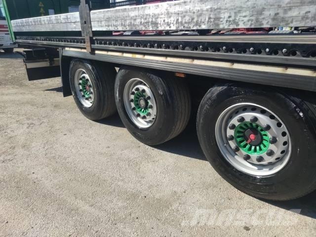 Krone SD Tents puspiekabes