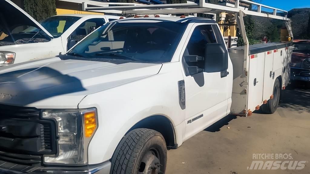 Ford F 350 XL Vieglais kravas automobilis/izkraušana no sāniem