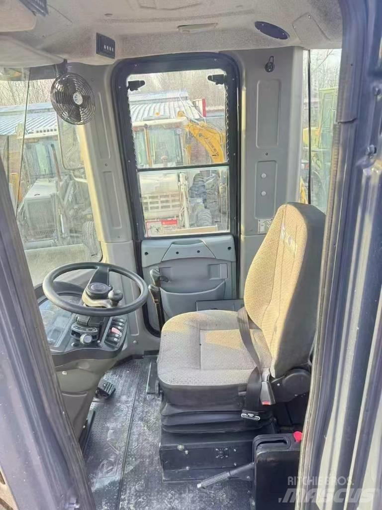 XCMG LW 500 F N Iekrāvēji uz riteņiem