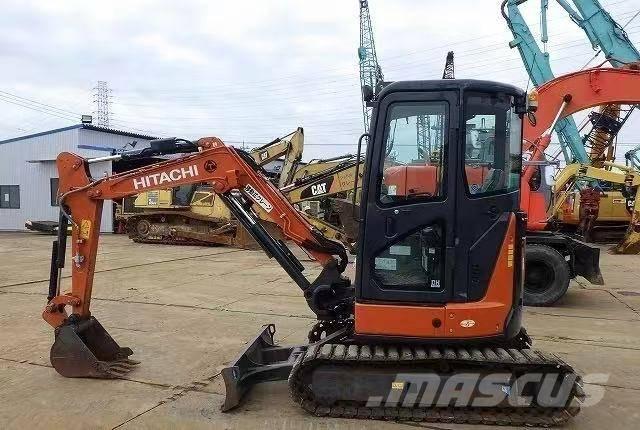 Hitachi 30 Kāpurķēžu ekskavatori