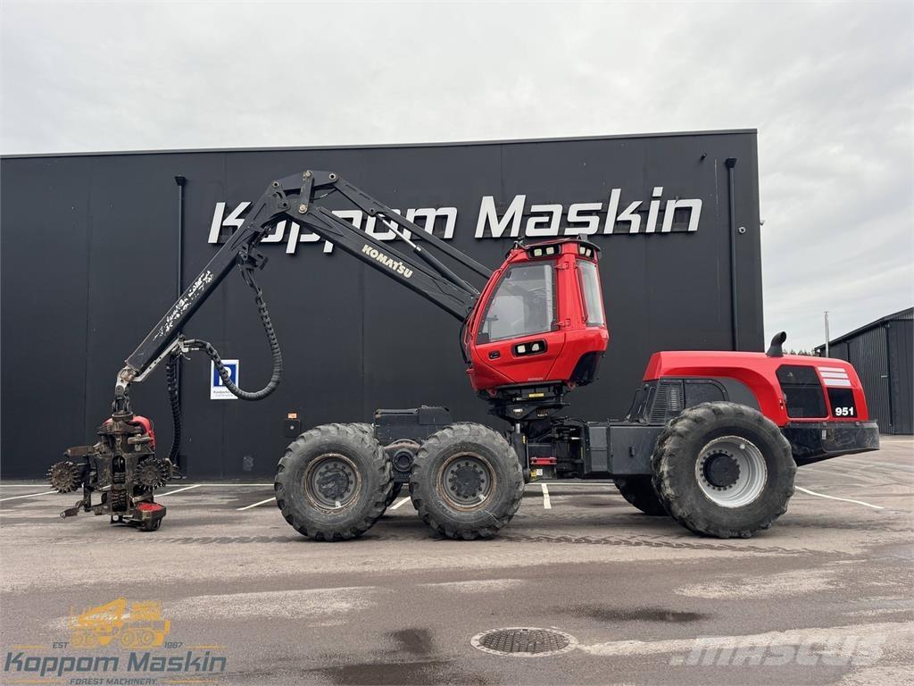 Komatsu 951 Harvesteri