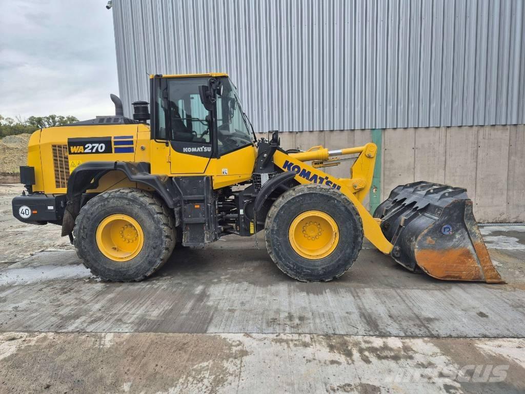 Komatsu WA 270-8 Iekrāvēji uz riteņiem