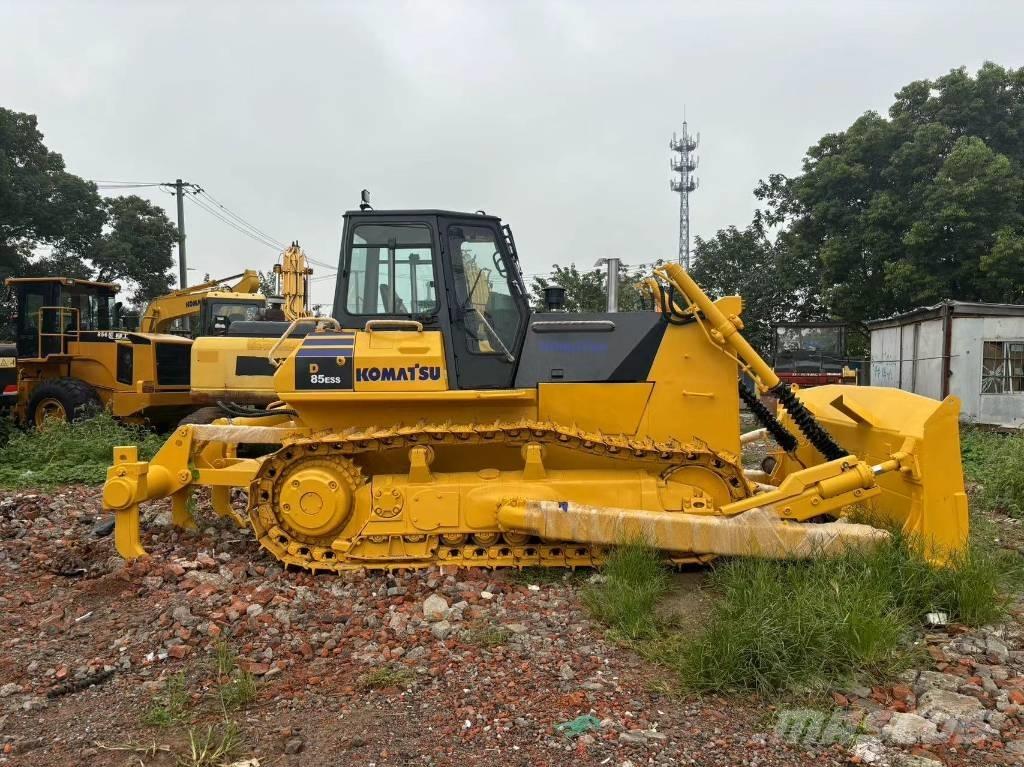 Komatsu D 85 E-12 Kāpurķēžu buldozeri