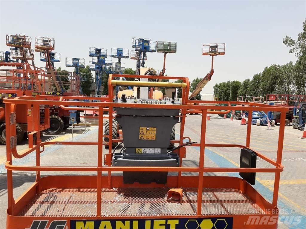 JLG 800AJ Strēles pacēlāji