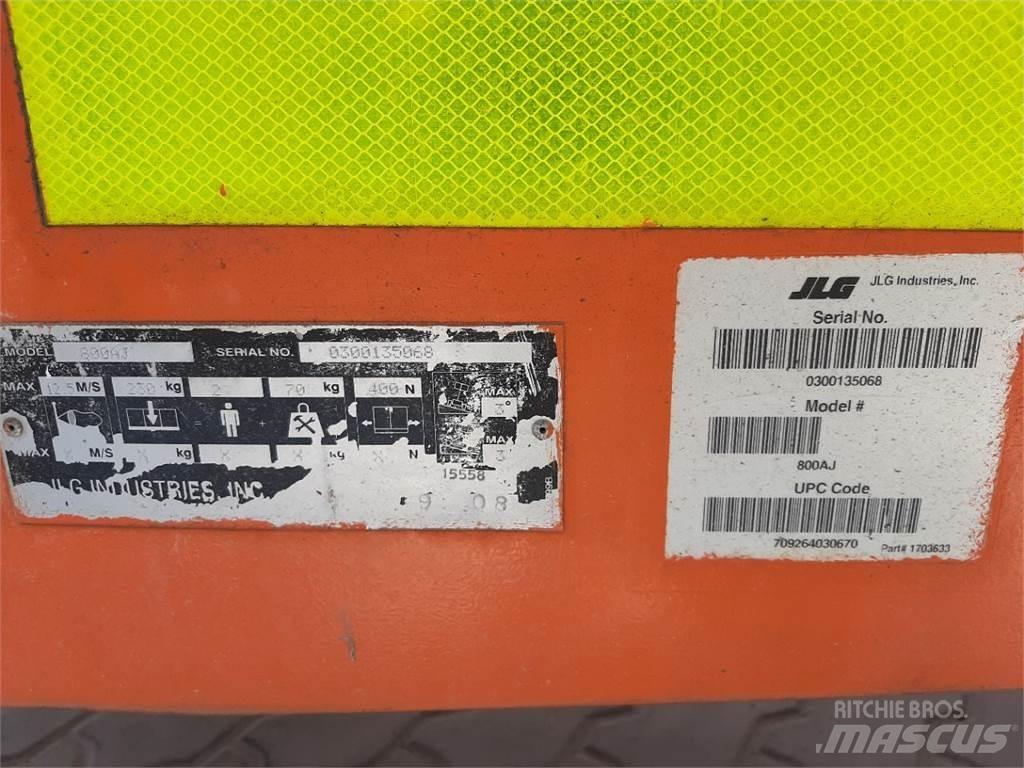 JLG 800AJ Strēles pacēlāji